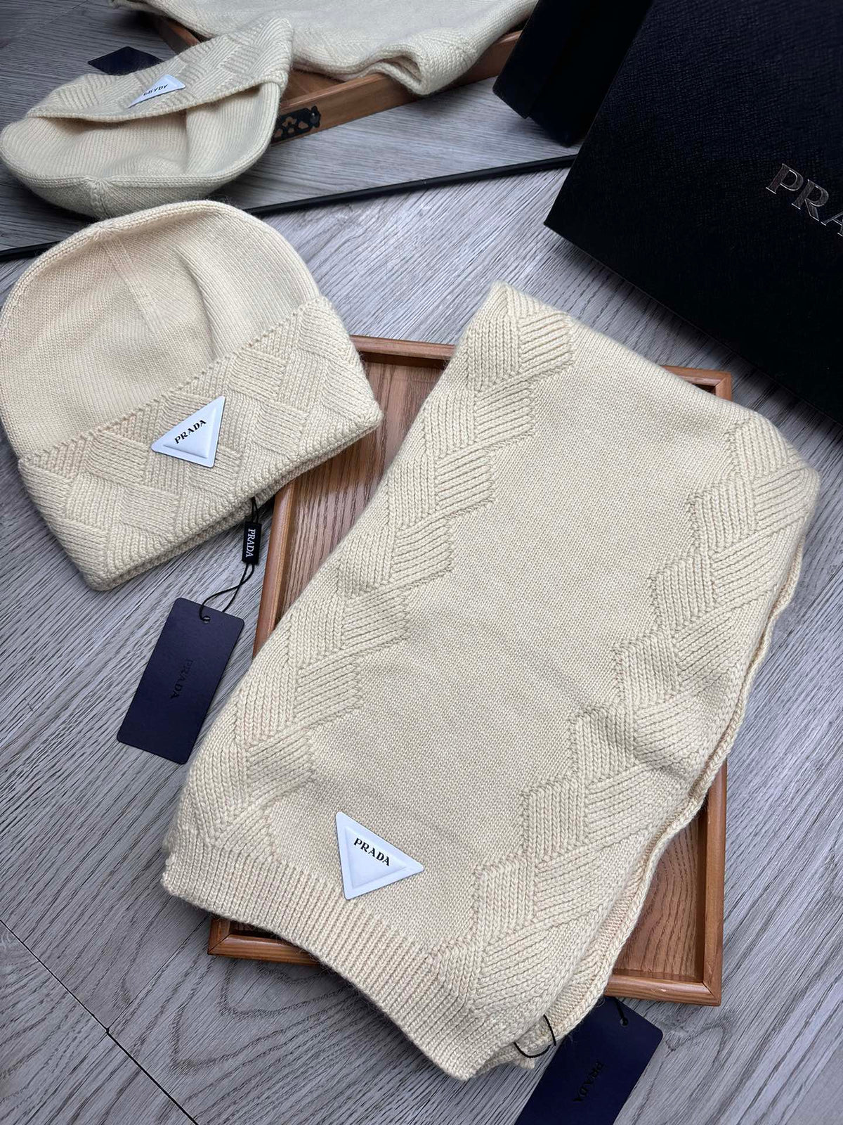 PRADA SET SCARF AND HAT IN BISQUE BEIGE WOOL AND RABBIT FUR 397405