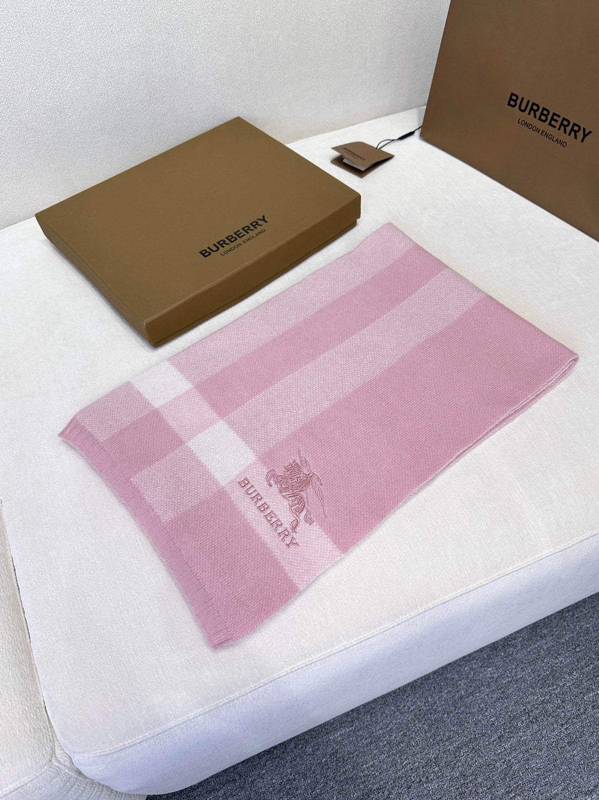 BURBERRY SCARF 190 CM IN LIGHT PINK CASHMERE 398396