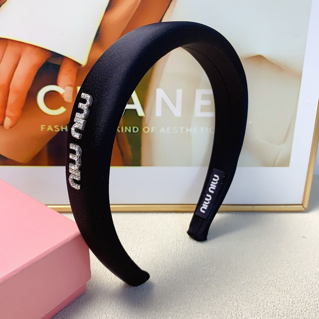 CHANEL THICK HEADBAND IN BLACK SILK 241198