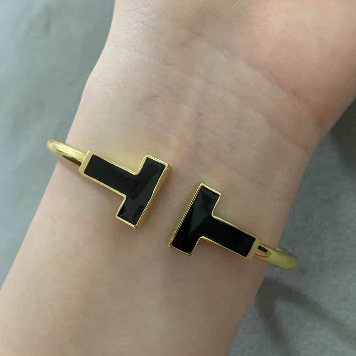 TIFFANY T WIDE ONYX OPEN BRACELET
