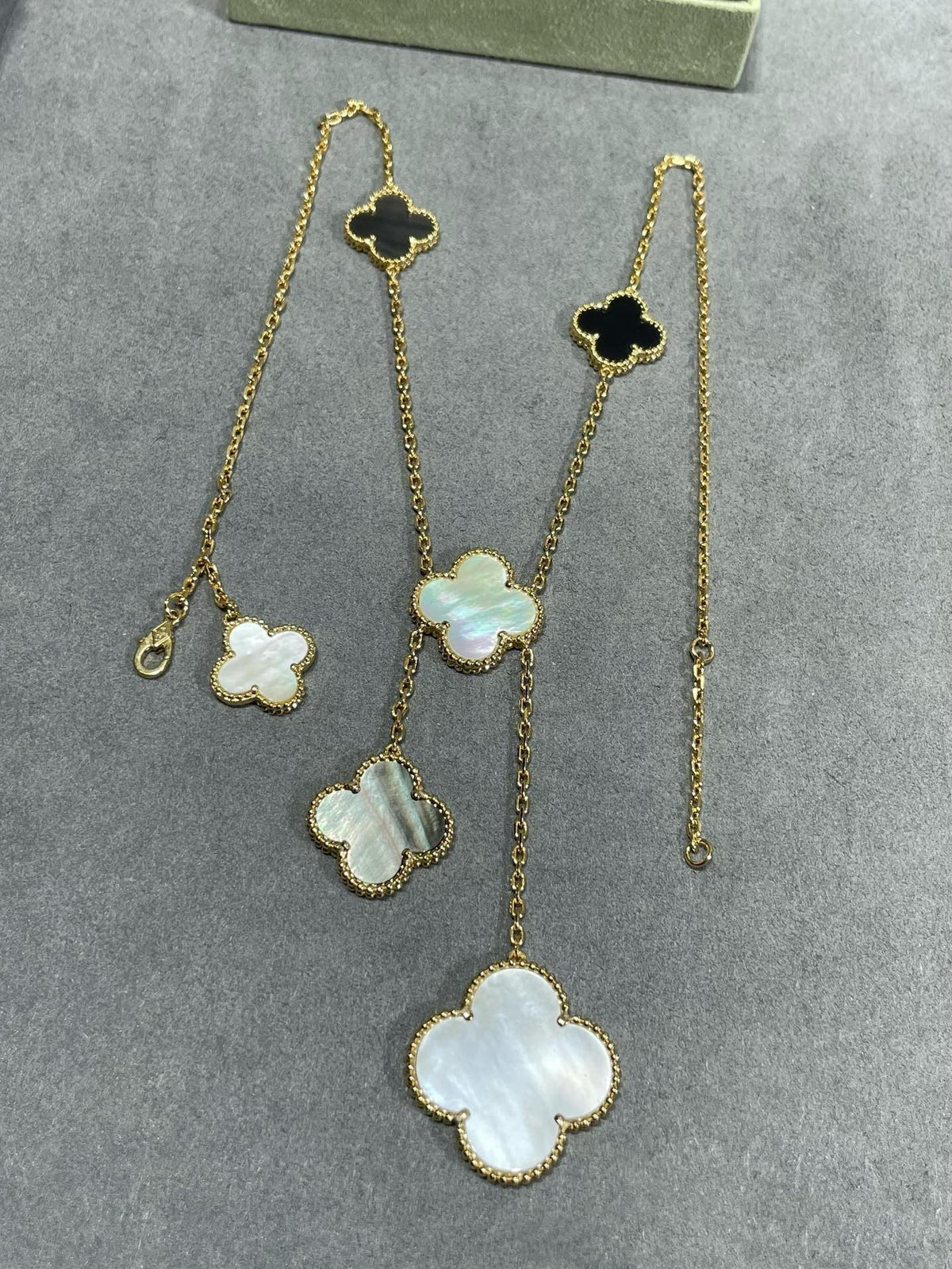 Van Cleef & Arpels CLOVER 6 MOTIF MOP ONYX GOLD NECKLACE