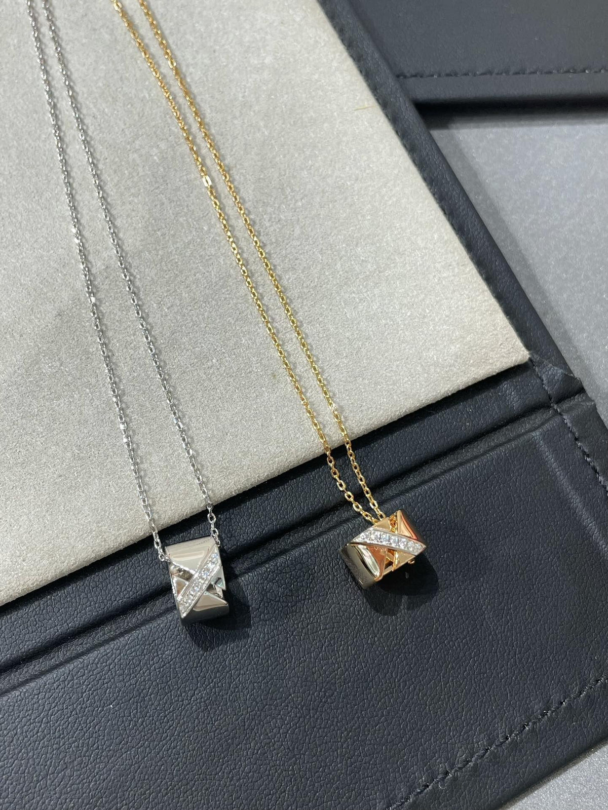 CHAUMET LIENS EVIDENCE DIAMOND NECKLACE
