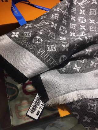 LOUIS VUITTON SCARF 140CM IN COLORFUL CASHMERE  772858