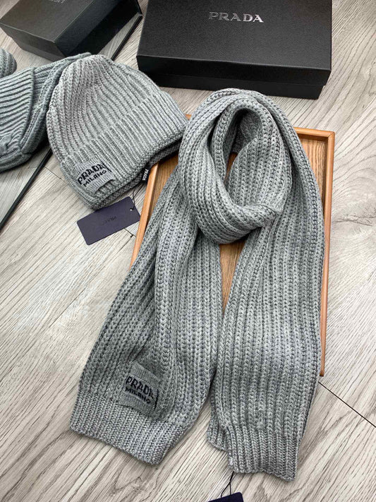 PRADA SET SCARF AND HAT IN PALE GRAY WOOL AND RABBIT FUR 388992