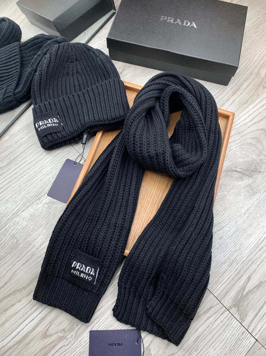 PRADA SET SCARF AND HAT IN BLACK WOOL AND RABBIT FUR 388994