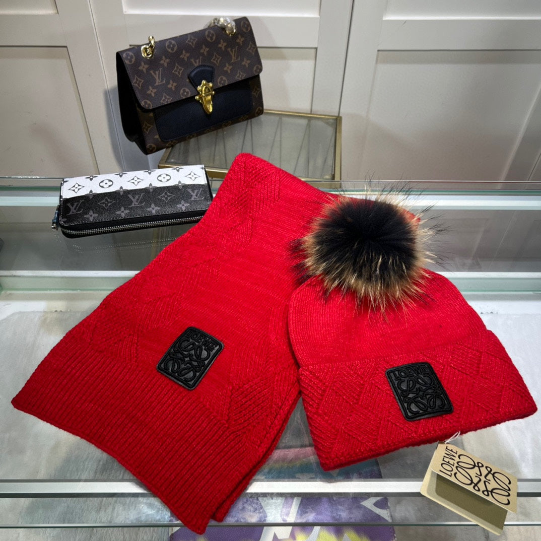 LOEWE CLASSIC HAT & SCARF SET IN CHERRY RED CASHMERE 379251