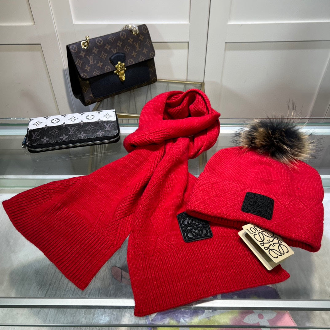 LOEWE CLASSIC HAT & SCARF SET IN CHERRY RED CASHMERE 379251
