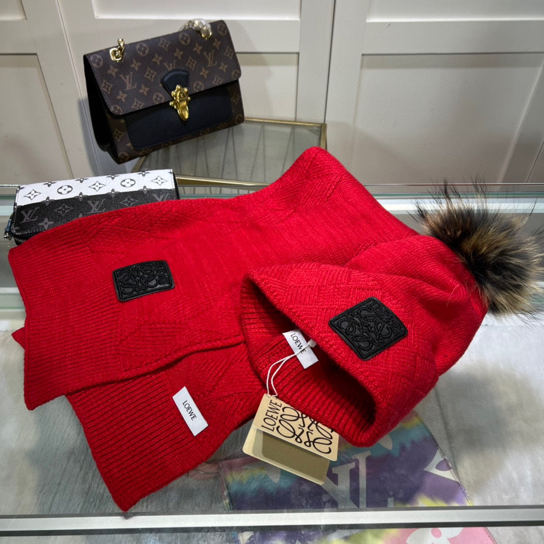 LOEWE CLASSIC HAT & SCARF SET IN CHERRY RED CASHMERE 379251