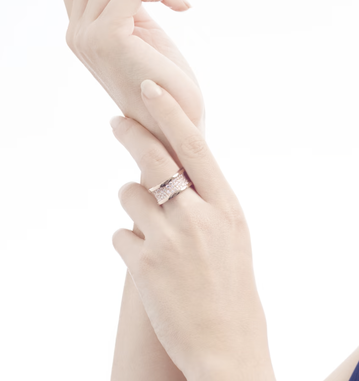 Bvlgari ZERO 1 WITH PAVED DIAMONDS ON THE SPIRAL RING