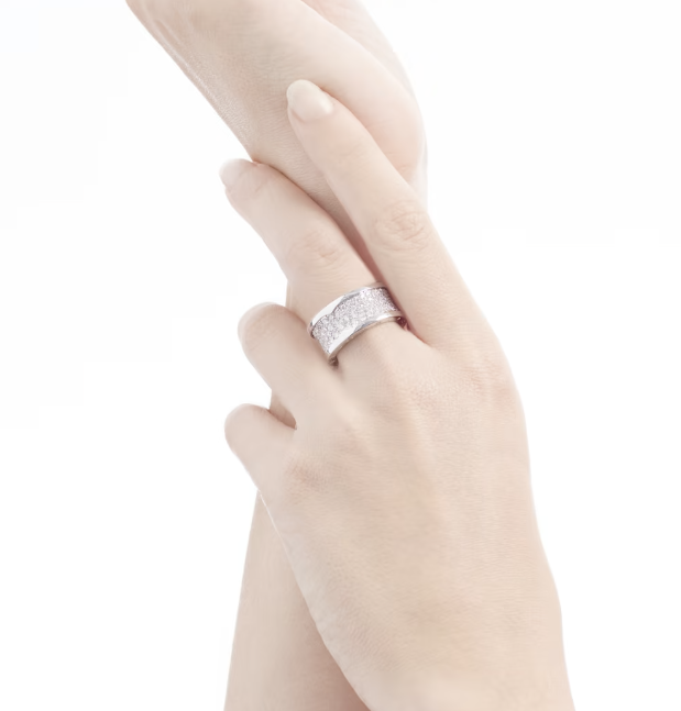 Bvlgari ZERO 1 WITH PAVED DIAMONDS ON THE SPIRAL RING