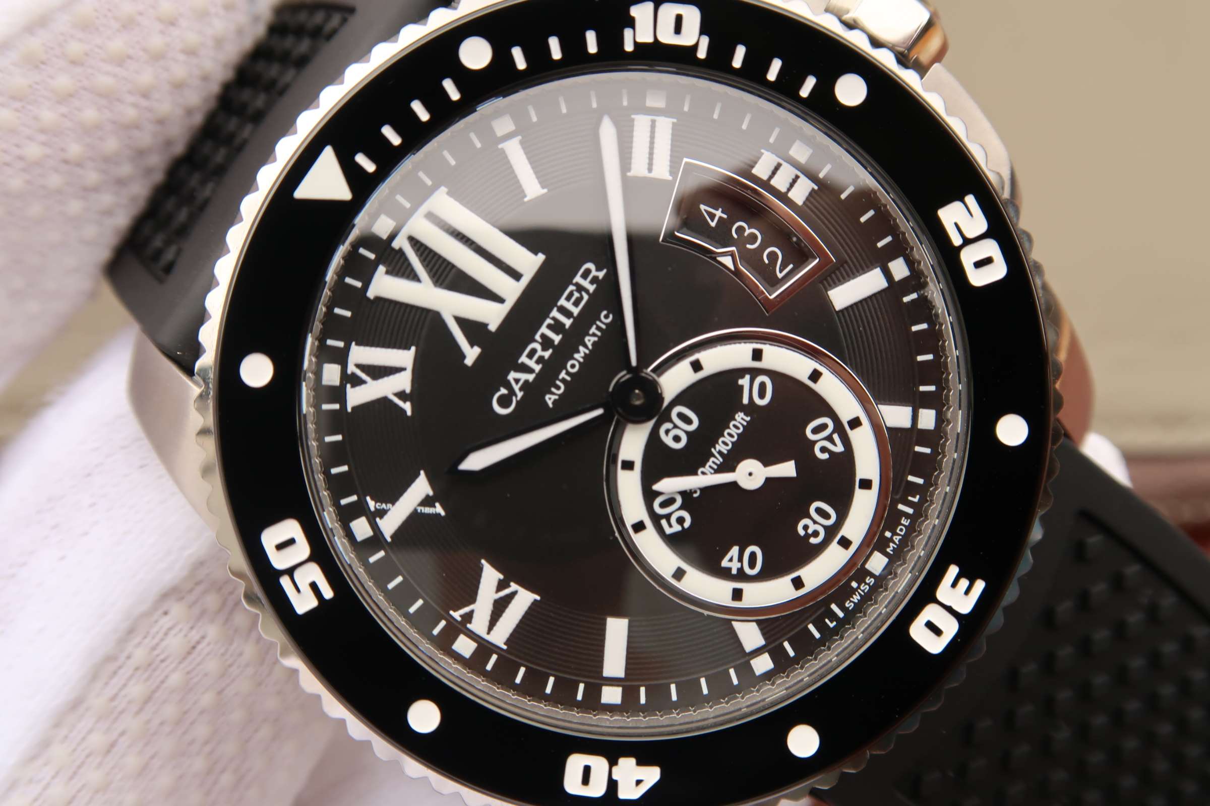 CARTIER CALIBRE DIVER 42 AUTOMATIC STEEL CASE BLACK DIAL