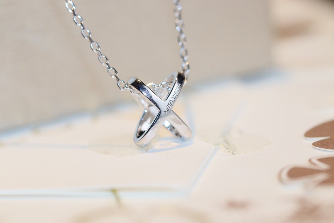 CHAUMET JEUX DE DIAMOND NECKLACE