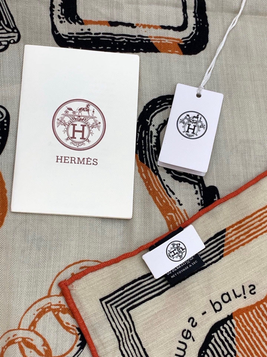 HERMES HERMES 25S SCARF 137 IN SILK CASERE 991692
