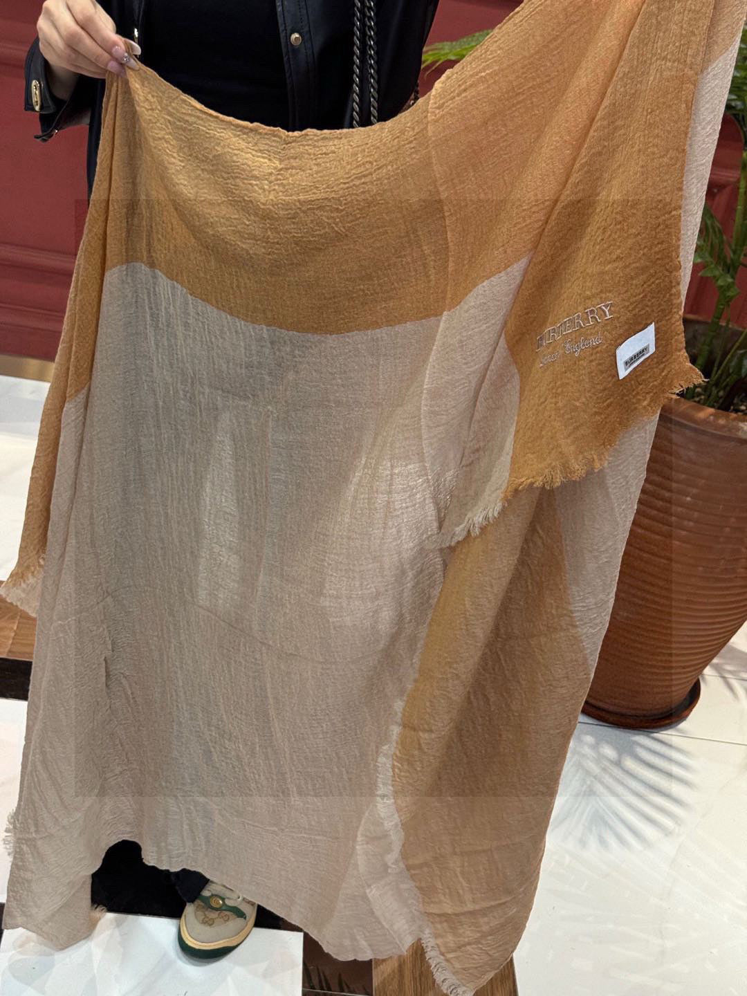 BURBERRY BBR SCARF 180 CM IN CASHMERE 718527