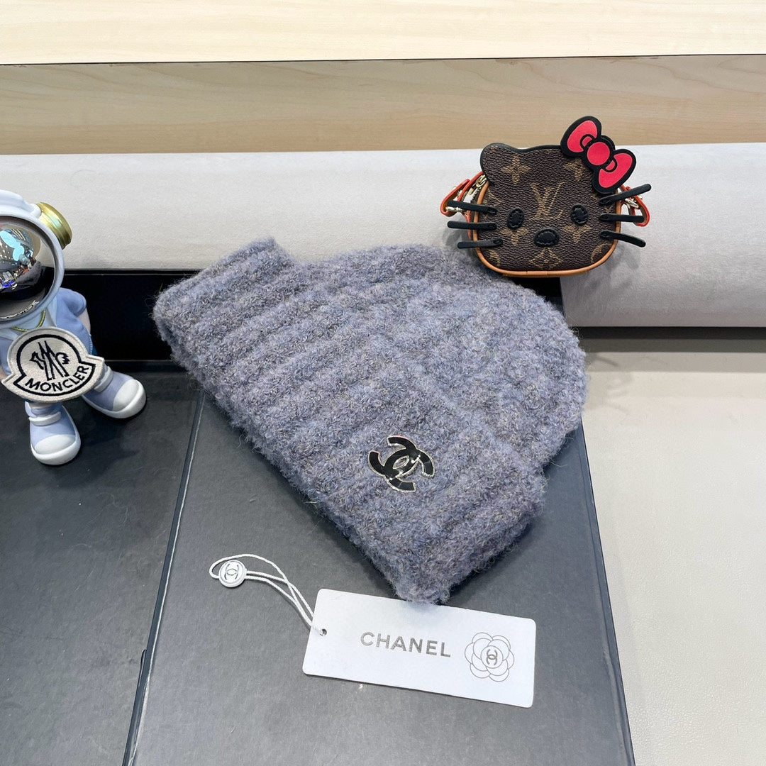 CHANEL BEANIE HAT IN COOL GRAY WOOL 413327