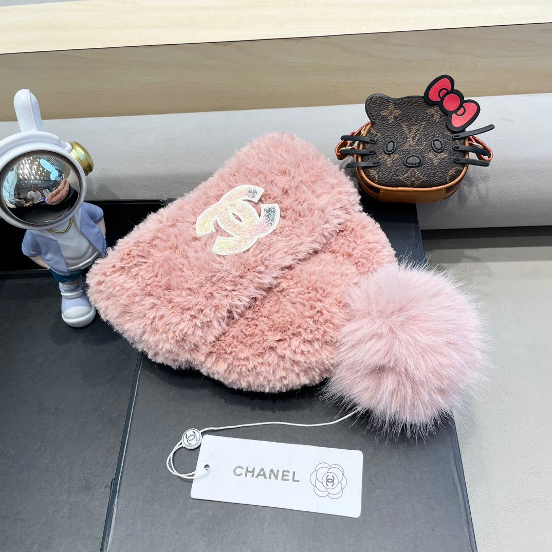 CHANEL BEANIE HAT IN LIGHT PINK SOLF FLEECE 419712