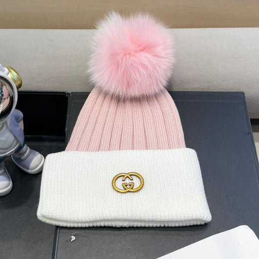 GUCCI BEANIE HAT IN LIGHT PINK MIX WHITE WOOL AND FOX FUR 422503