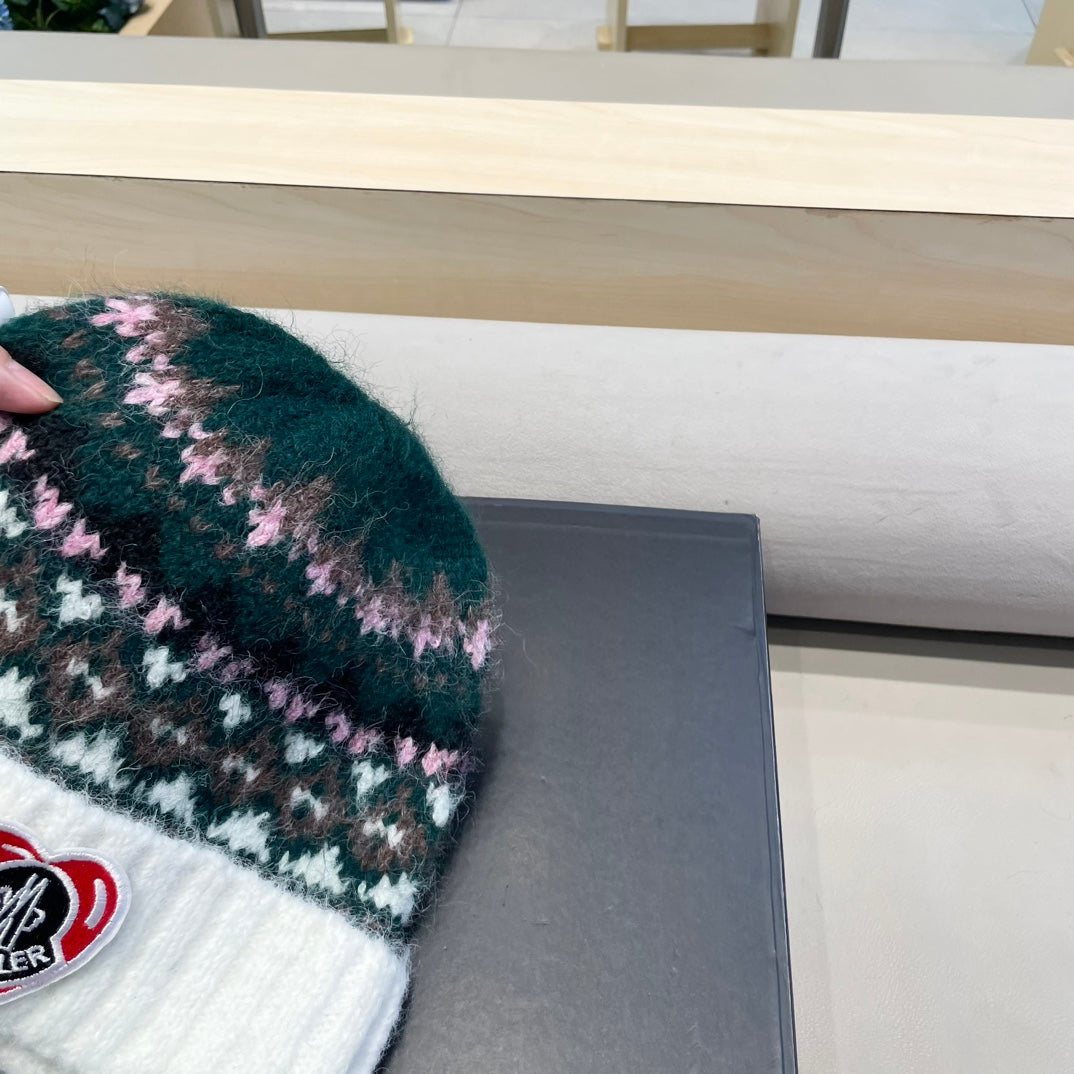 MONCLER BEANIE HAT IN COLORFUL WOOL 438144