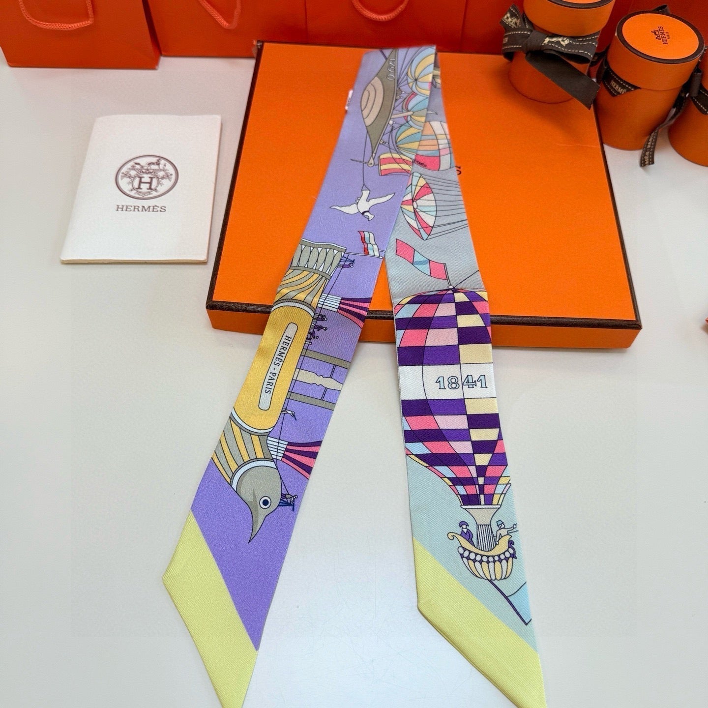 HERMES HERMES 25S NECKERCHIEF 86 IN SILK 991549