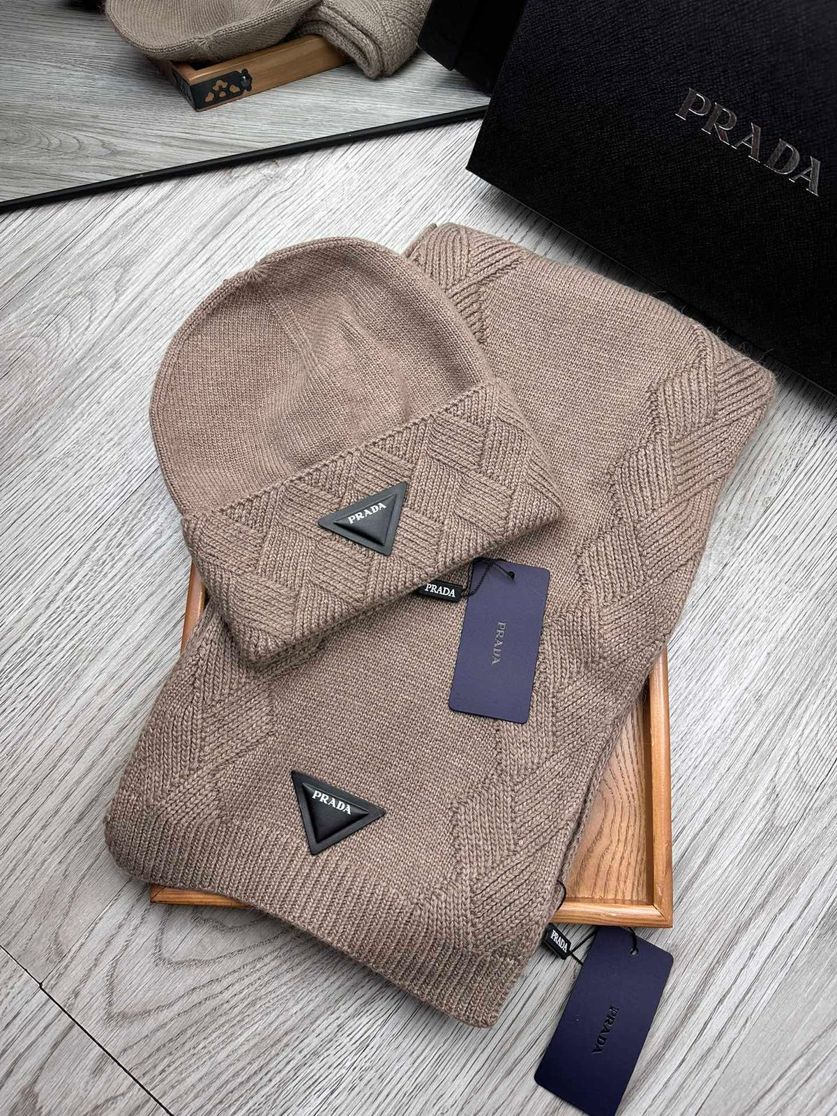 PRADA SET SCARF AND HAT IN MEDIUM BROWN WOOL AND RABBIT FUR 397406