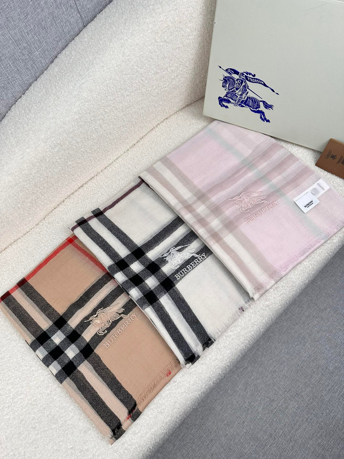 BURBERRY BBR SCARF 220 CM IN CASHMERE 490972