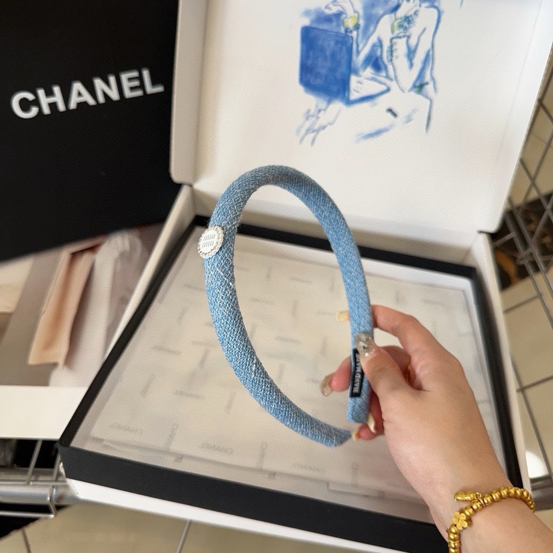 CHANEL HEADBAND IN SKY BLUE TWEED CRYSTALS LOGO 407888