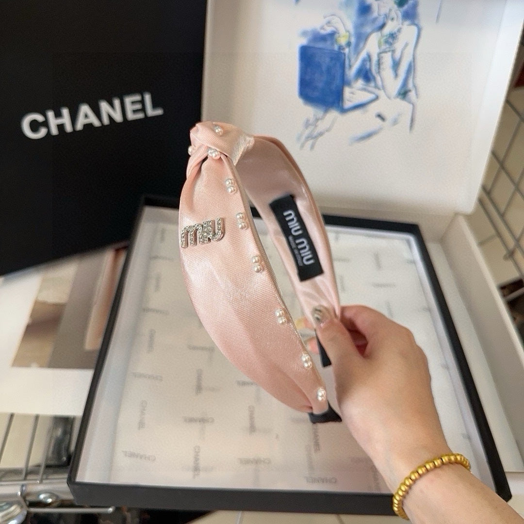 CHANEL HEADBAND ATTACHED BEADED IN LIGHT PINK SATIN 427356