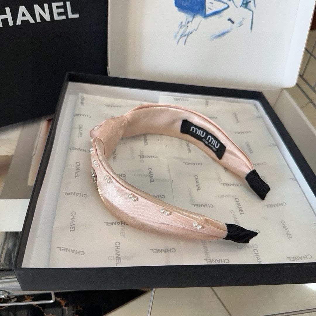 CHANEL HEADBAND ATTACHED BEADED IN LIGHT PINK SATIN 427356