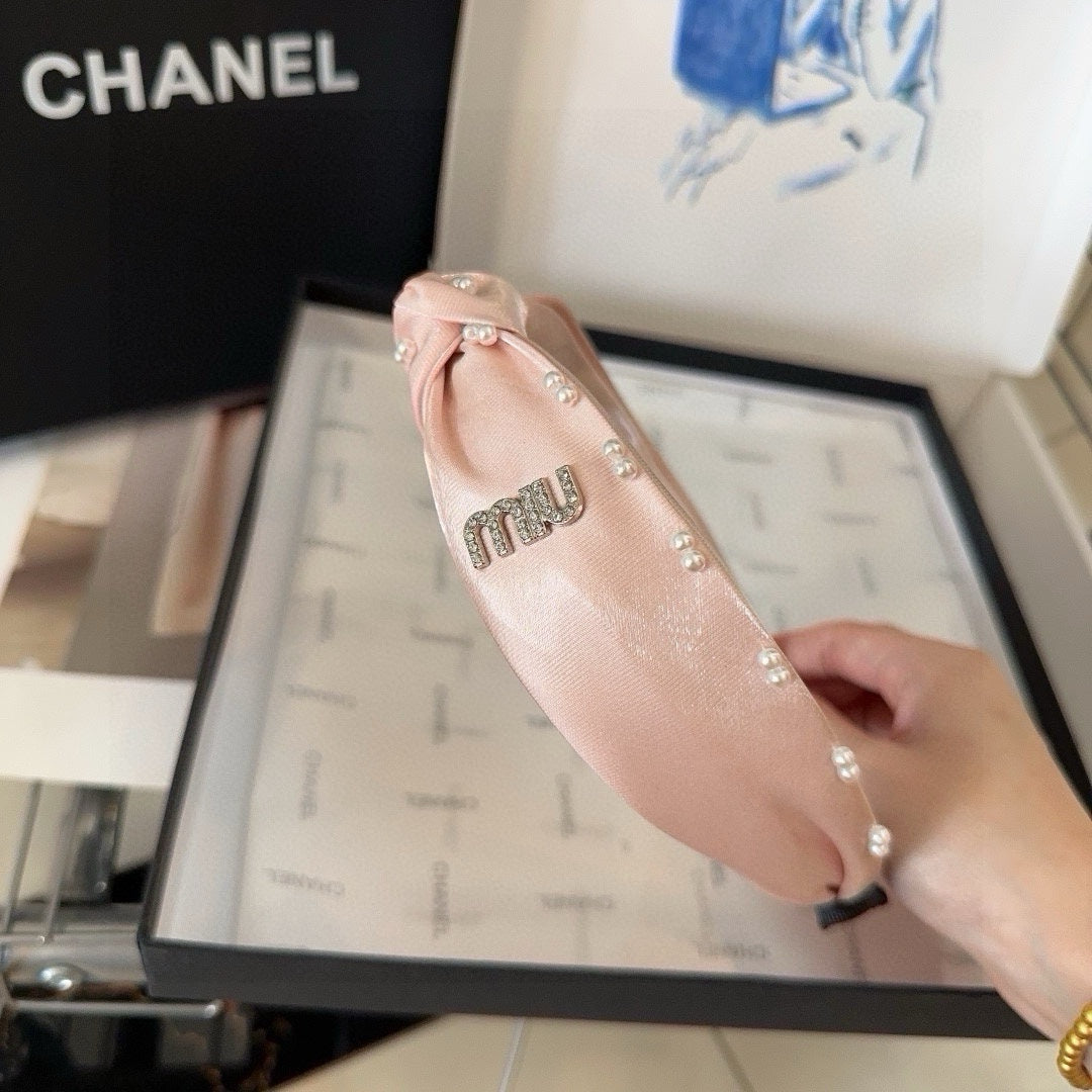 CHANEL HEADBAND ATTACHED BEADED IN LIGHT PINK SATIN 427356
