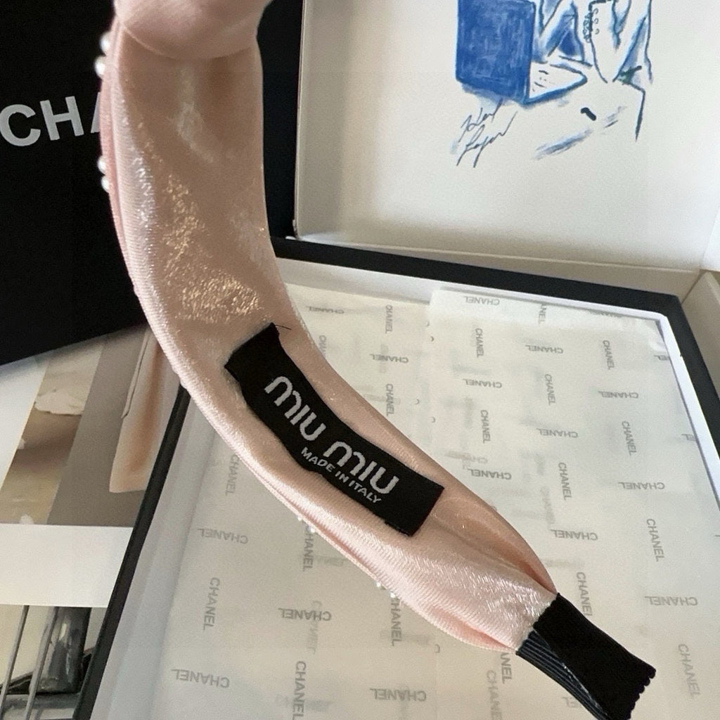 CHANEL HEADBAND ATTACHED BEADED IN LIGHT PINK SATIN 427356