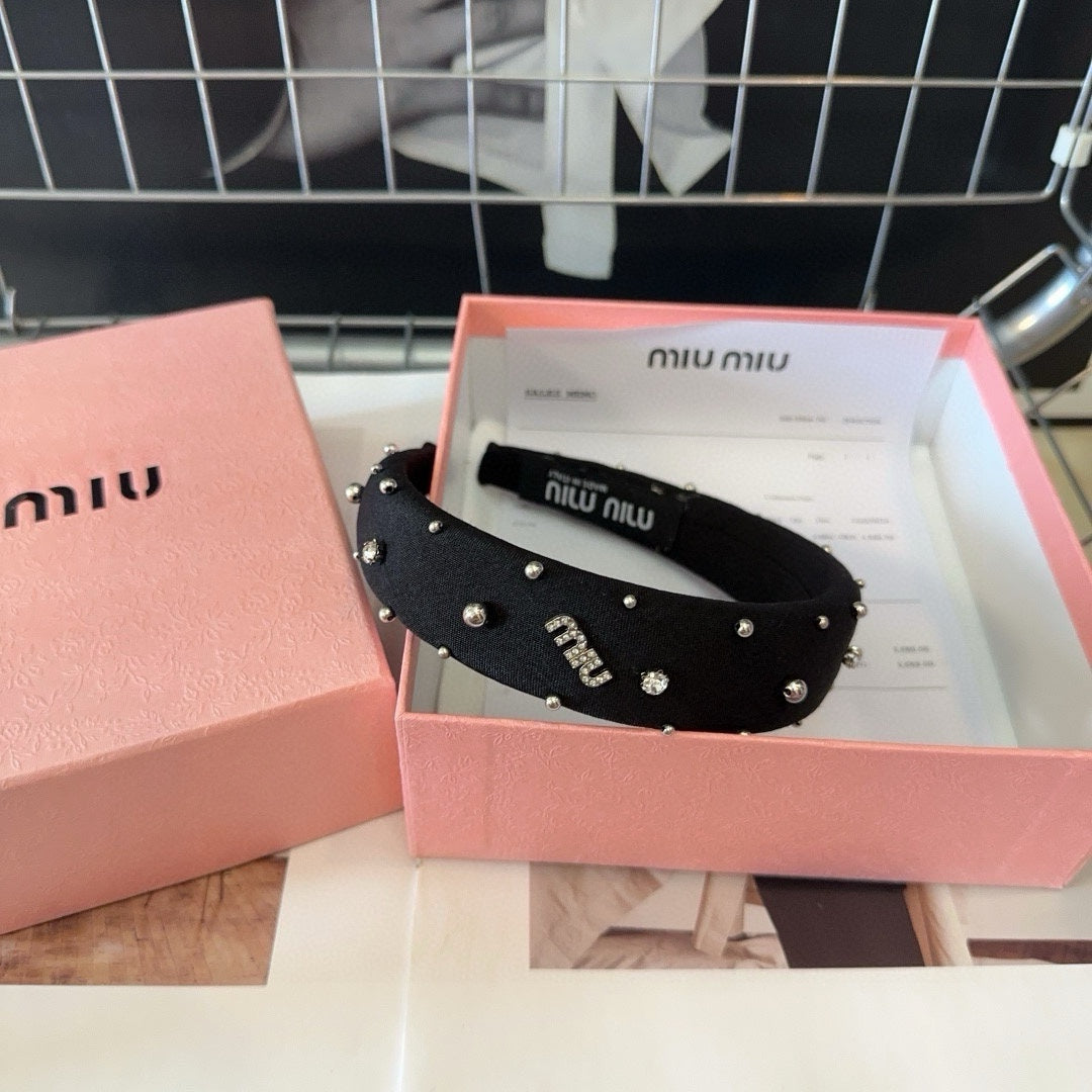 CHANEL THICK HEADBAND ATTACHED BEADED IN BLACK FABRIC 429361
