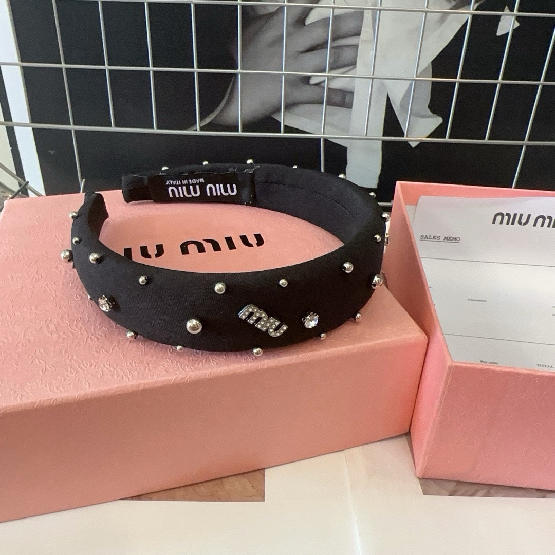 CHANEL THICK HEADBAND ATTACHED BEADED IN BLACK FABRIC 429361
