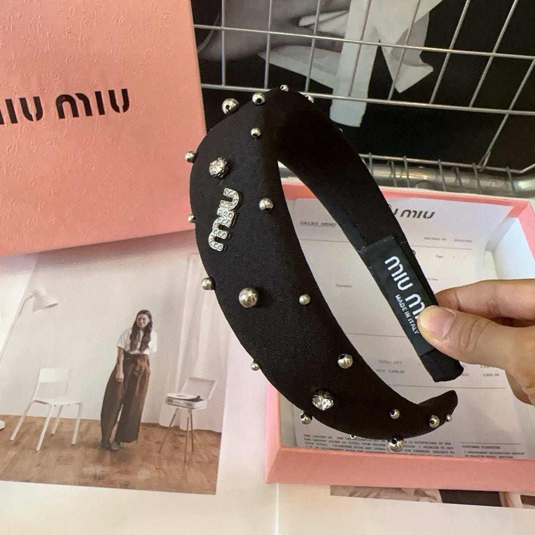 CHANEL THICK HEADBAND ATTACHED BEADED IN BLACK FABRIC 429361