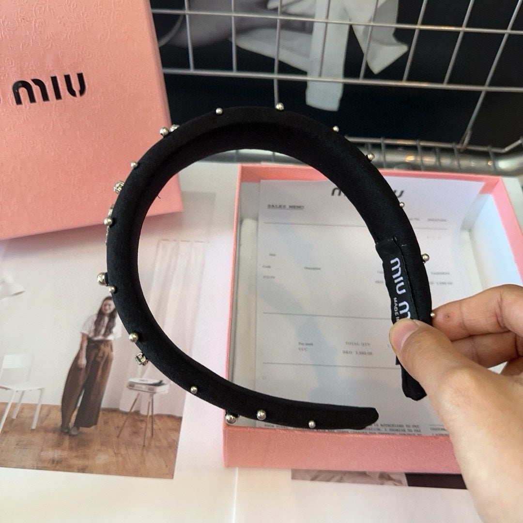 CHANEL THICK HEADBAND ATTACHED BEADED IN BLACK FABRIC 429361