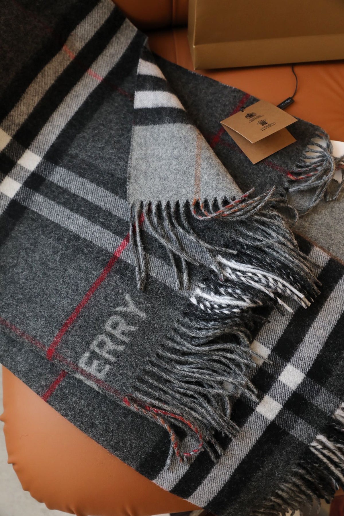 BURBERRY BBR SCARF 140 CM IN CASHMERE 732178