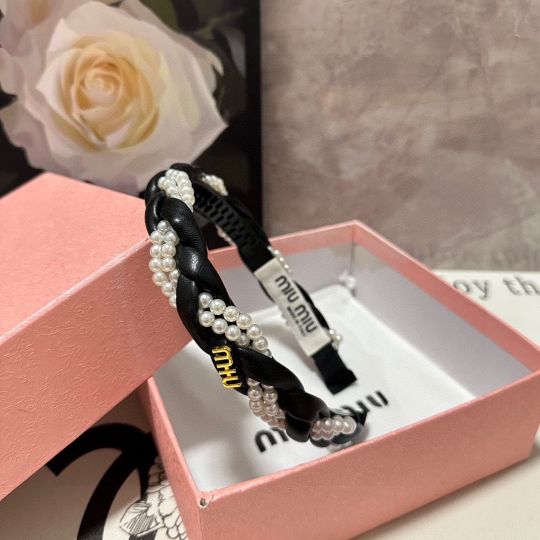 CHANEL HEADBAND IN BLACK CALFSKIN MIX PEARL CHAIN 347680