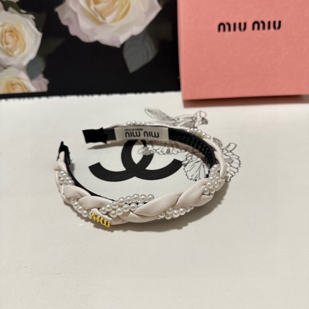 CHANEL HEADBAND IN WHITE CALFSKIN MIX PEARL CHAIN 347681
