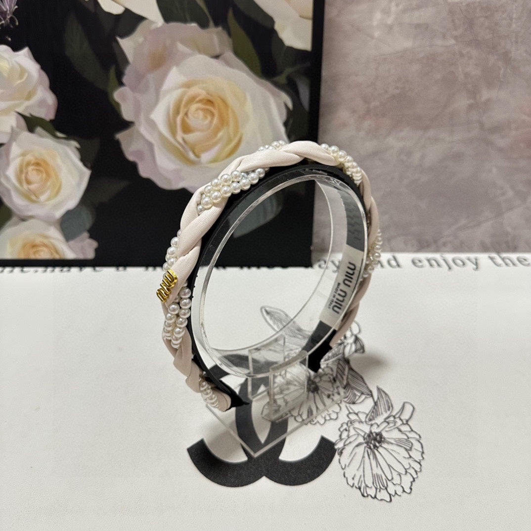 CHANEL HEADBAND IN WHITE CALFSKIN MIX PEARL CHAIN 347681