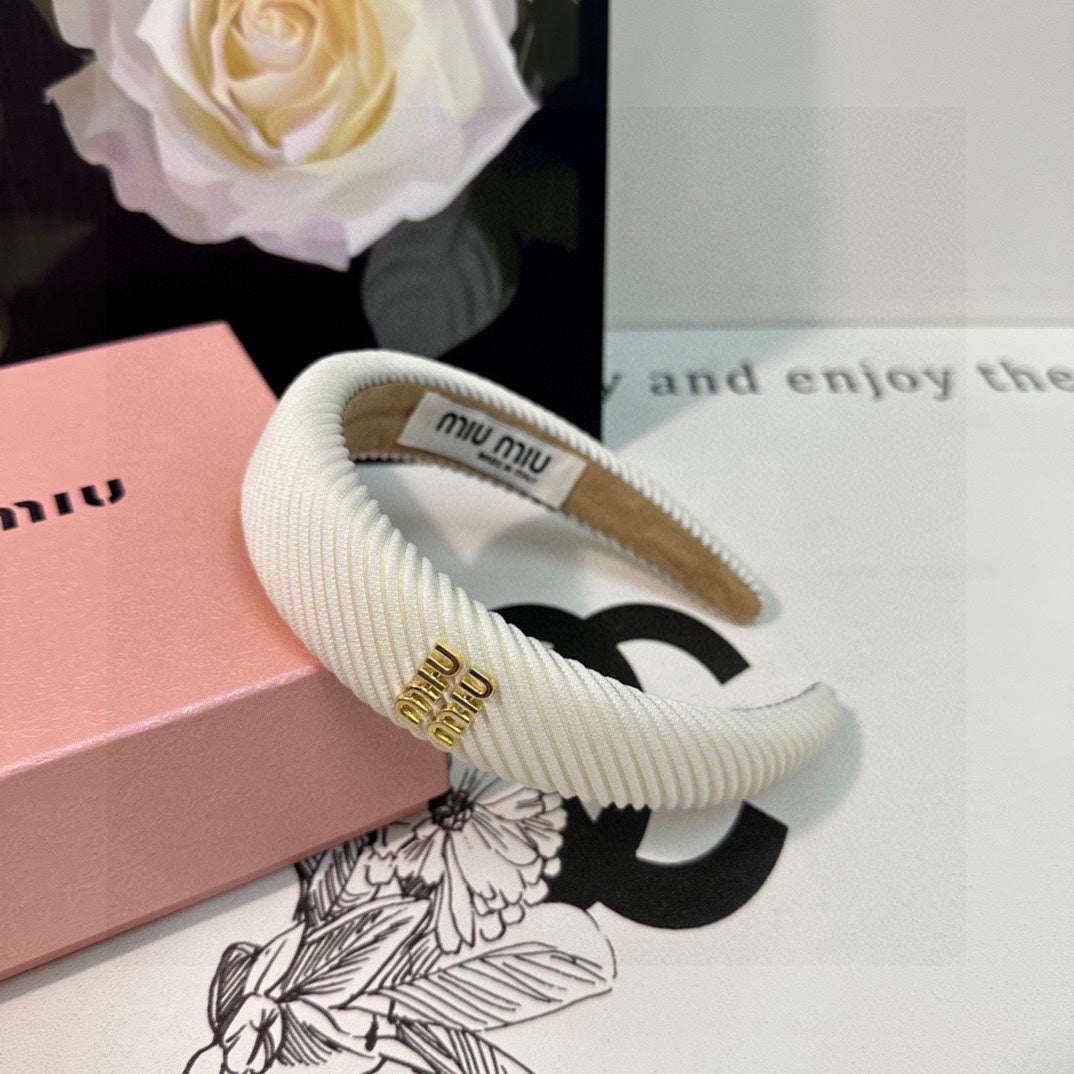 CHANEL THICK HEADBAND IN WHITE CORDUROY 412477