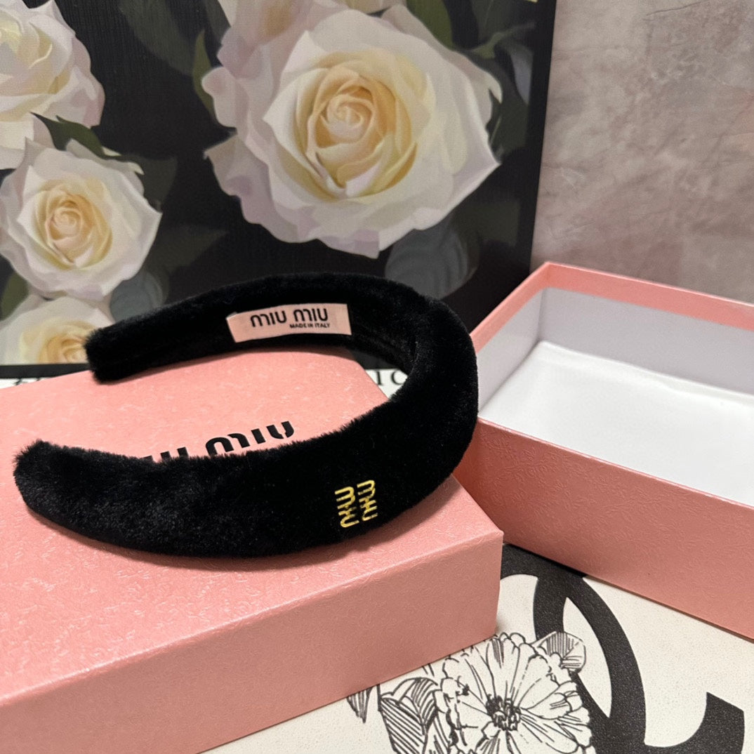 CHANEL HEADBAND IN BLACK PLUSH FABRIC 423599