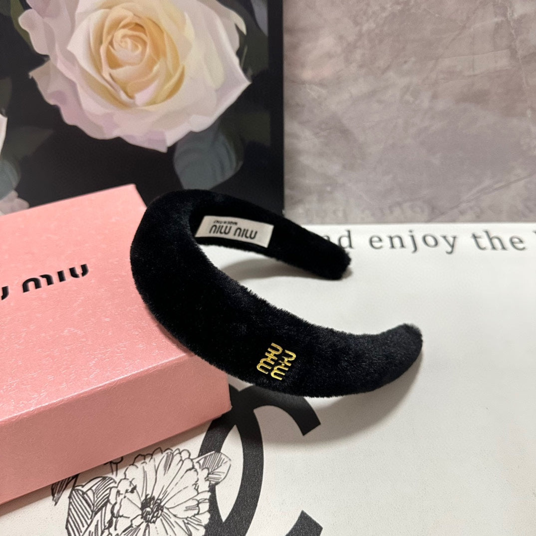 CHANEL HEADBAND IN BLACK PLUSH FABRIC 423599