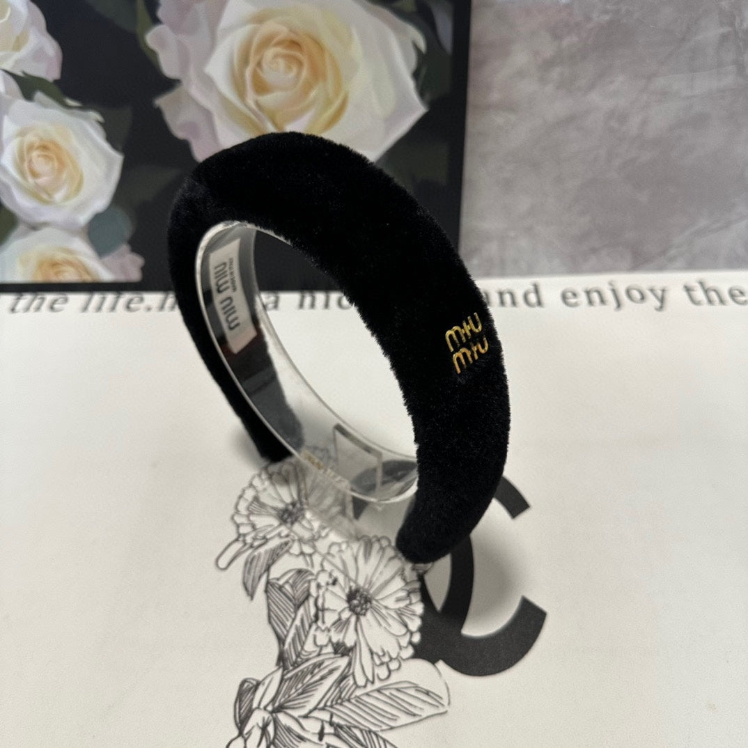 CHANEL HEADBAND IN BLACK PLUSH FABRIC 423599