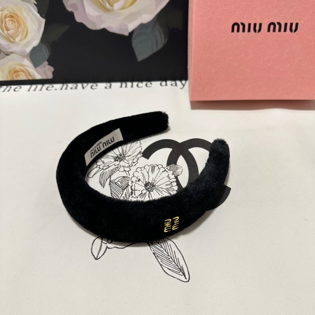 CHANEL HEADBAND IN BLACK PLUSH FABRIC 423599