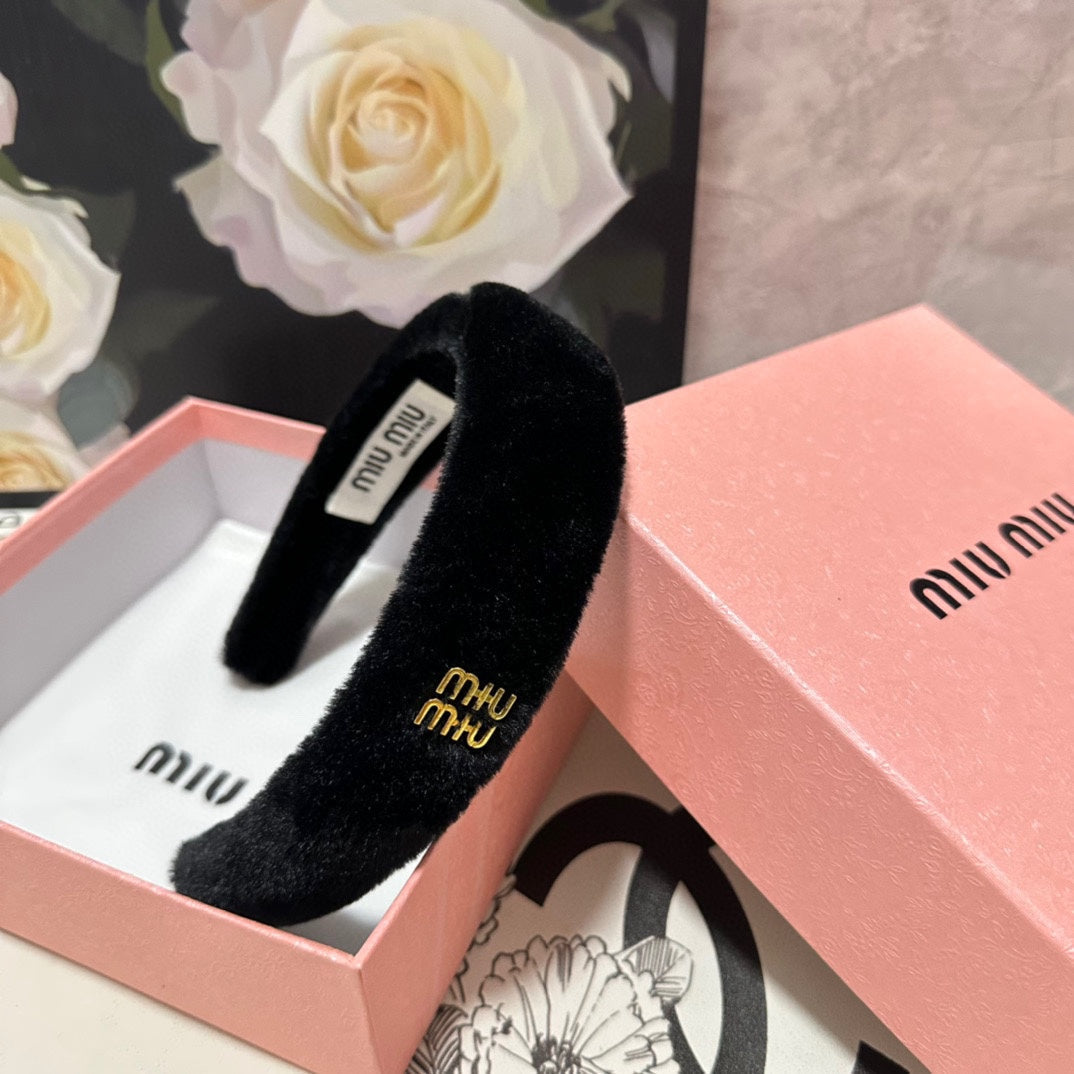 CHANEL HEADBAND IN BLACK PLUSH FABRIC 423599