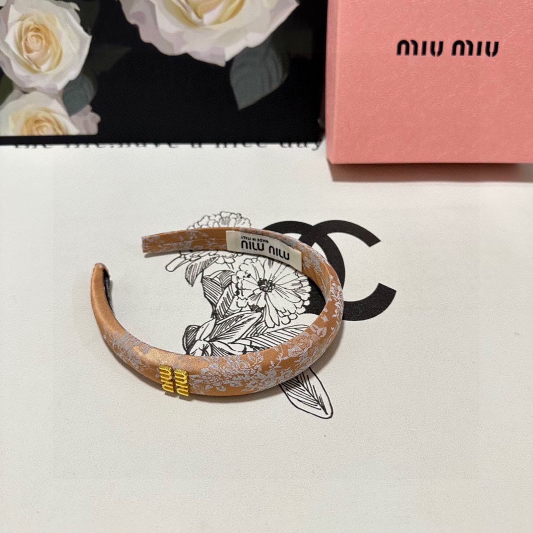 CHANEL HEADBAND WITH GARNITURE PRINT IN TIGER EYE ORANGE SILK 432822