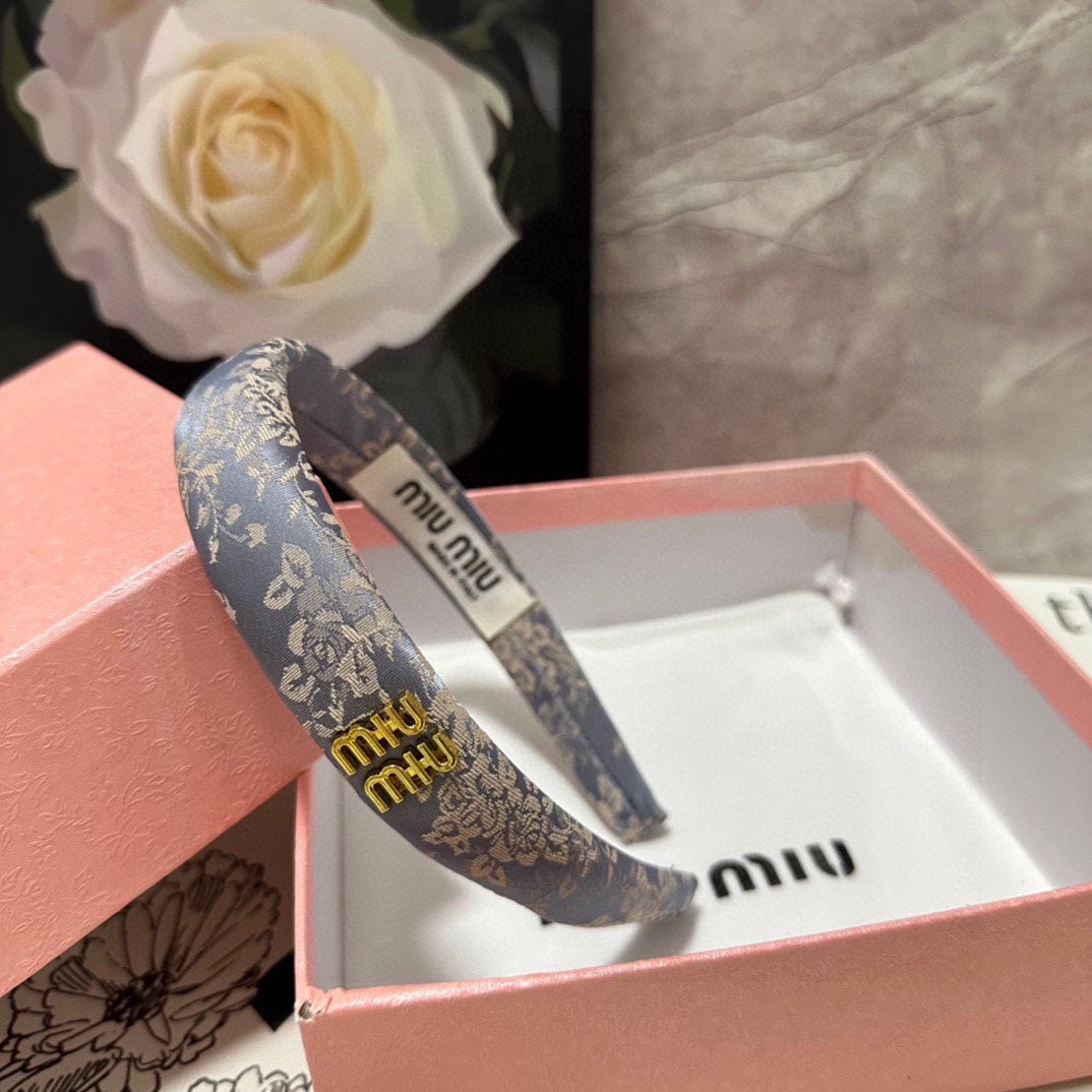 CHANEL HEADBAND WITH GARNITURE PRINT IN LAVENDER GRAY SILK 432824