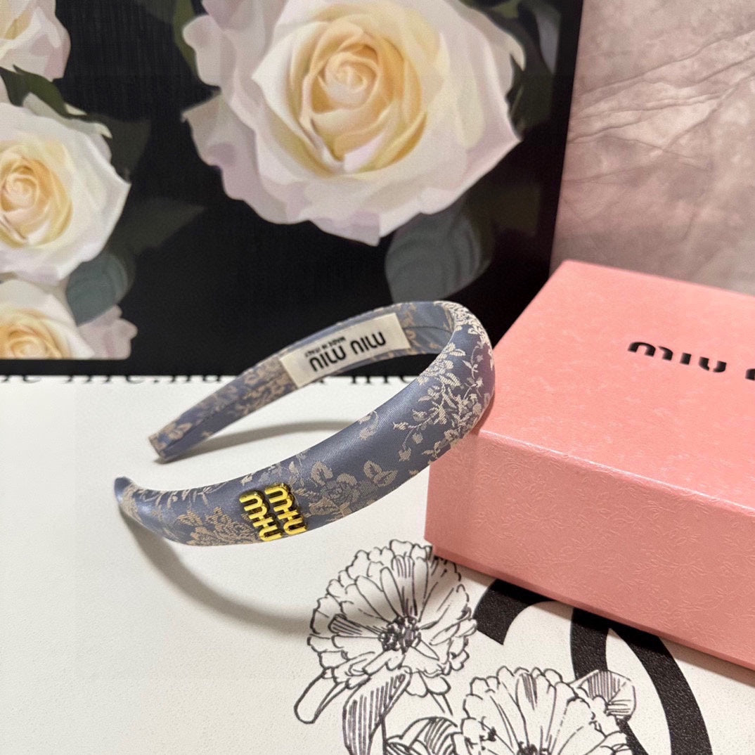 CHANEL HEADBAND WITH GARNITURE PRINT IN LAVENDER GRAY SILK 432824