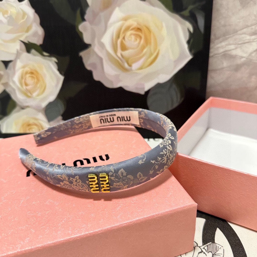 CHANEL HEADBAND WITH GARNITURE PRINT IN LAVENDER GRAY SILK 432824