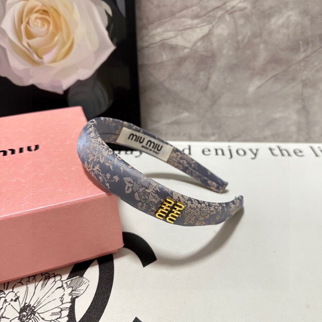 CHANEL HEADBAND WITH GARNITURE PRINT IN LAVENDER GRAY SILK 432824