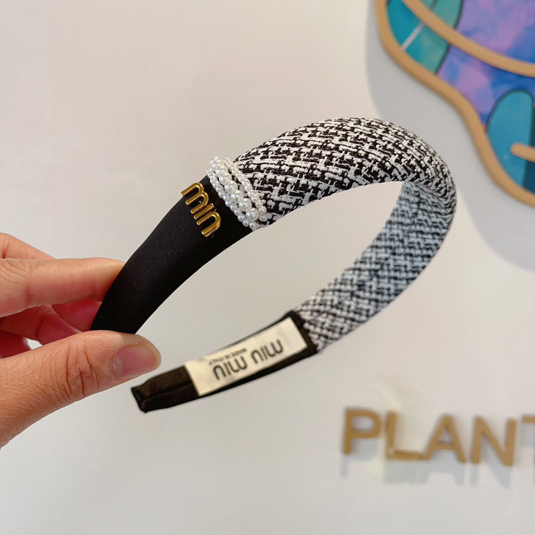 CHANEL HEADBAND IN BLACK TWEED AND SILK 262052
